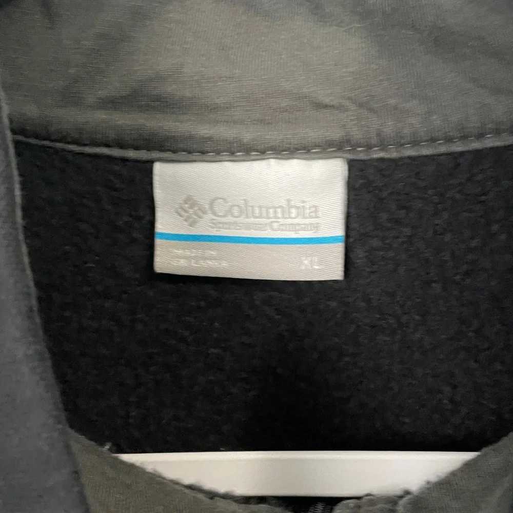 Columbia Men's Zip-Up Black Sweater